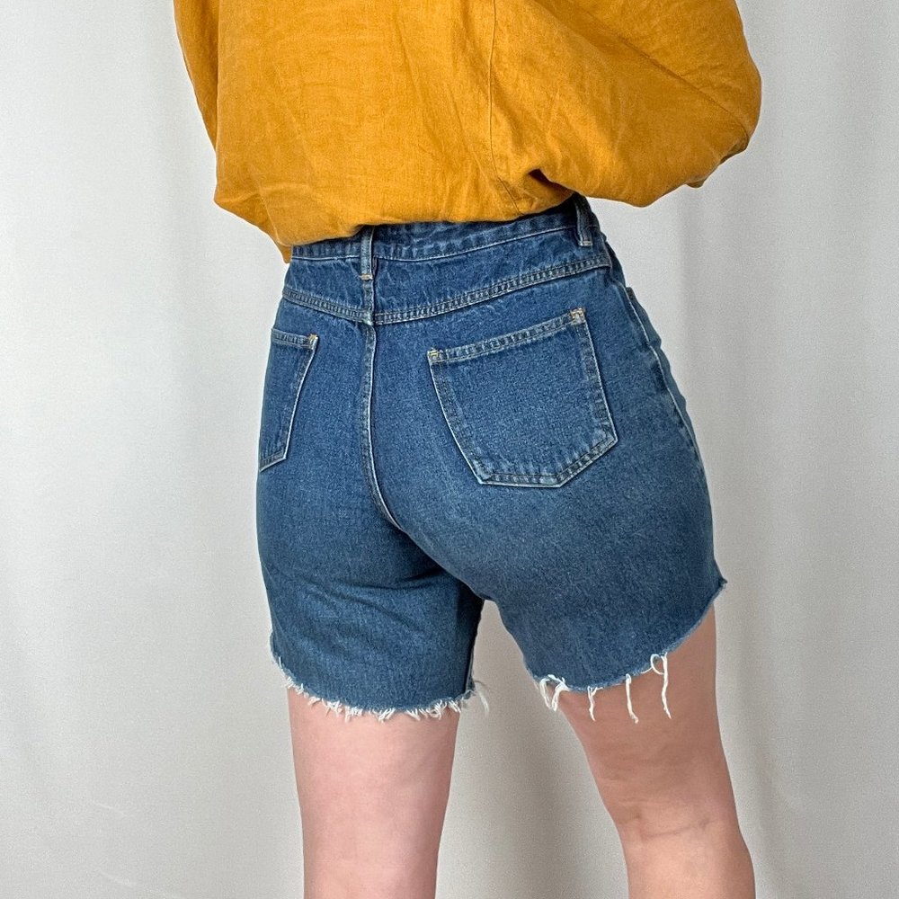 Vintage High Rise Ribcage Distressed Raw Hem Cut Off Wedgie Denim Jean Shorts - Picture 3 of 6